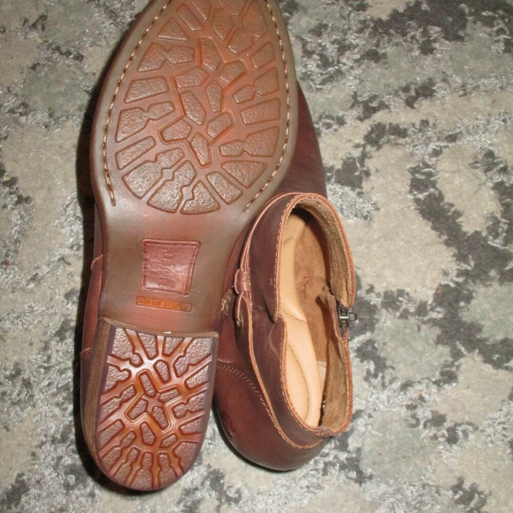 Born Kimmie Brown Ankle Boots 9 - Picture 4 of 7